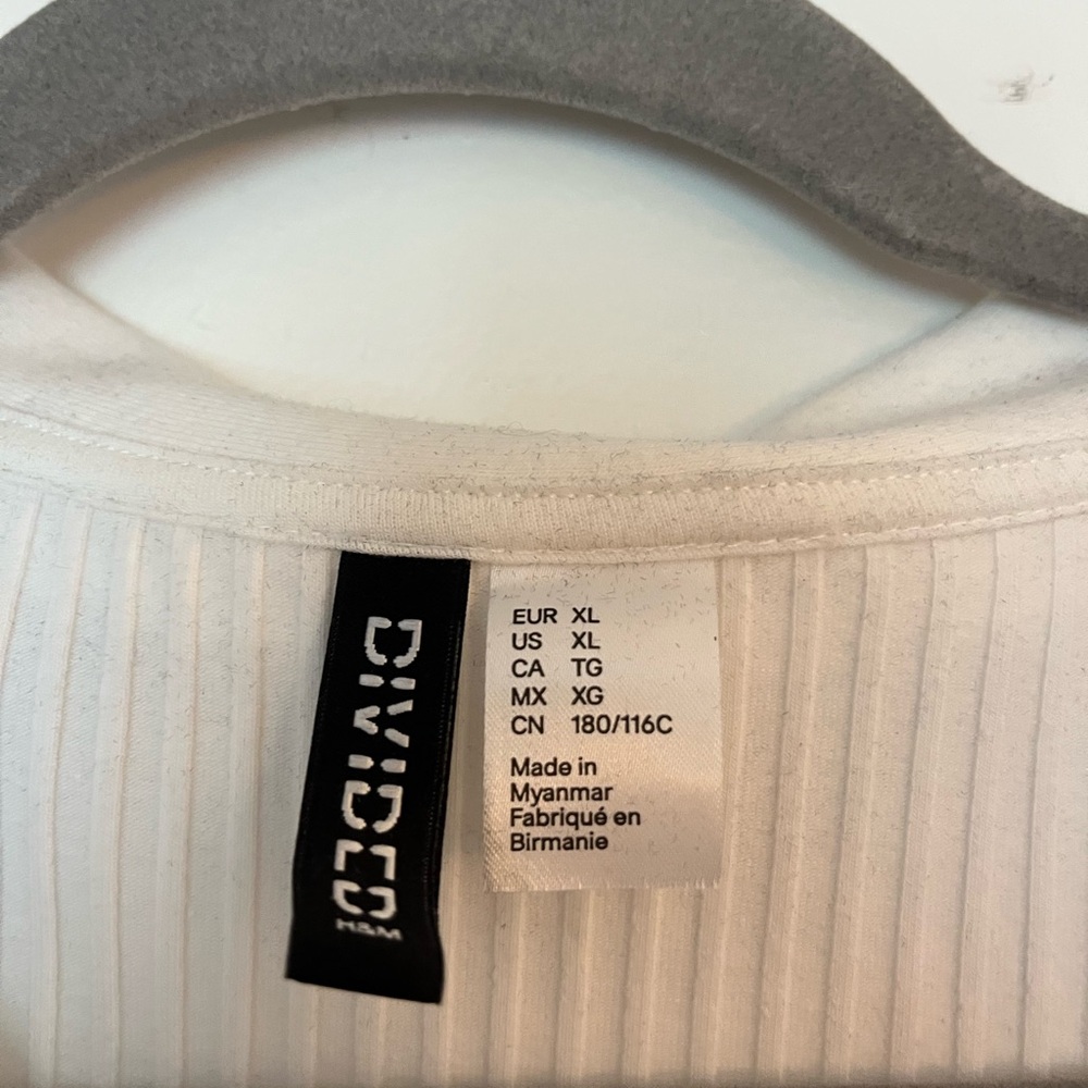 Divided White Ribbed Top - Picture 3 of 4